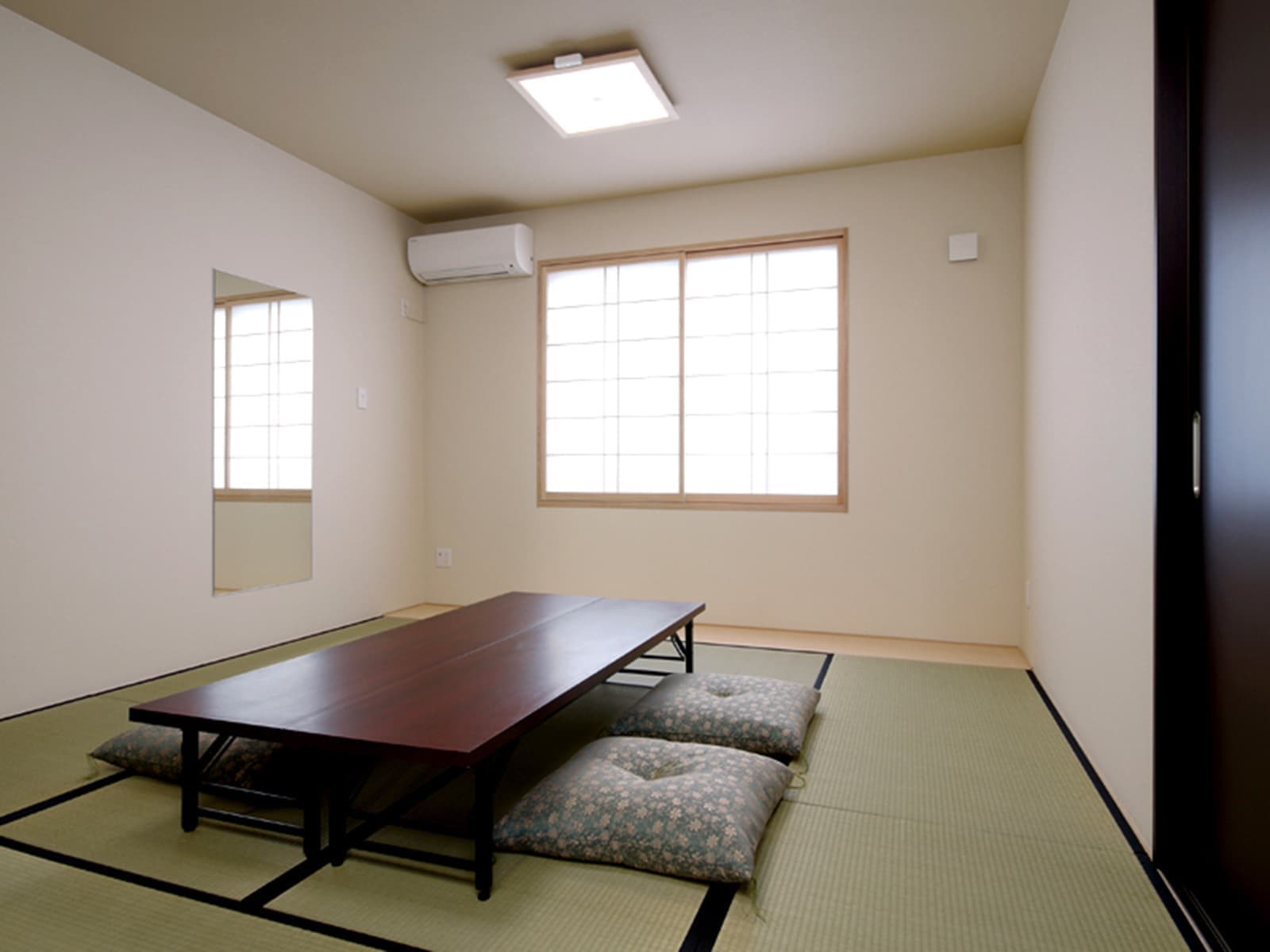 hall_imure4.jpg