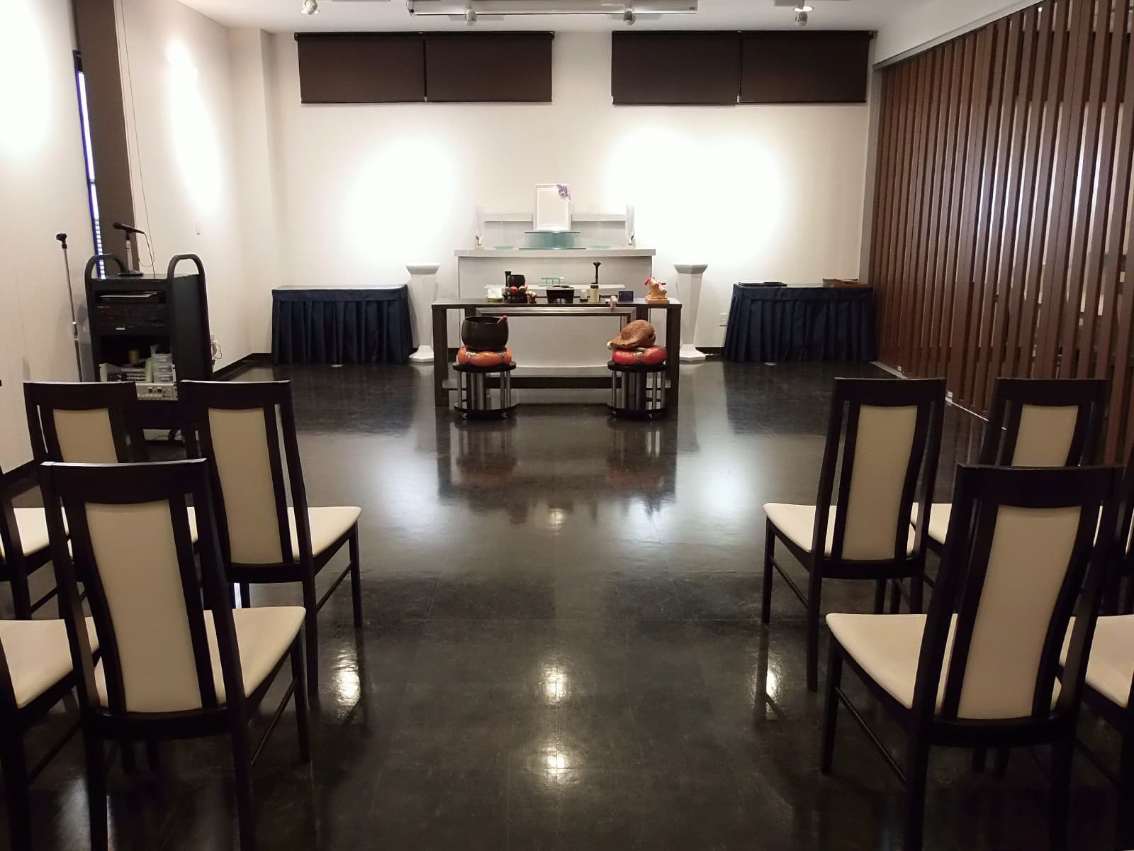 hall_hashira2.jpg